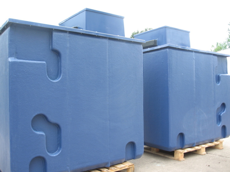2250 litre 495 gal 1.5x1.5x1.5mtr 50mm Pre ins Water Tank in RAL 5000 Blue